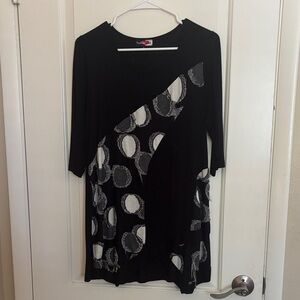 Women’s Inside Out Black and White Circle Print tunic Dress small